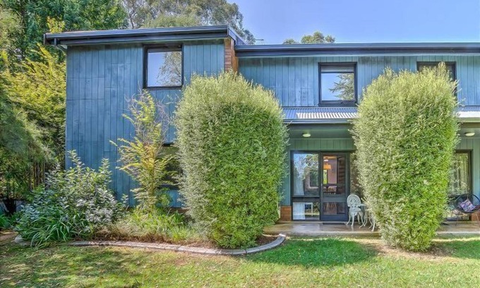 Bright Apartment | Modern Cedar Cottage Unit 5 - Top-Rated with Spa & Hot Tub