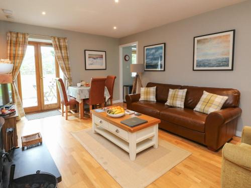 Newtonmore House | Idyllic Cedar: 4-Star Stay with Pet & Child-Friendly Amenities