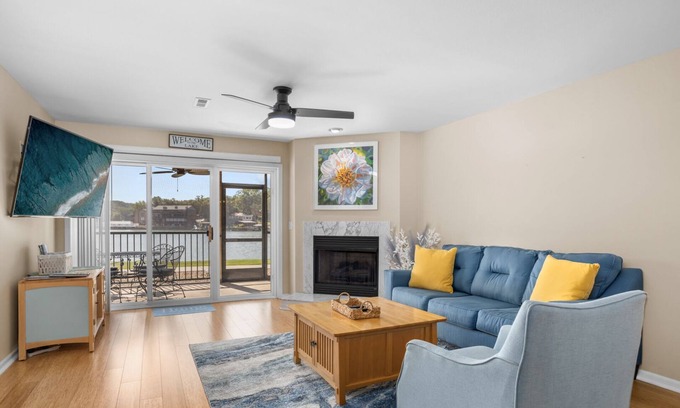 Camdenton Condo | Relax at Cedar Glen: Ground Floor Condo Steps from Pool