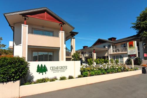 Nelson Hotel | 5-Star Cedar Grove Motor Lodge: Family-Friendly Retreat