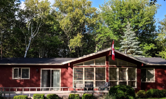 Bayview Cottage | Cedar home in Seawood Estates, Cavendish Resort Area