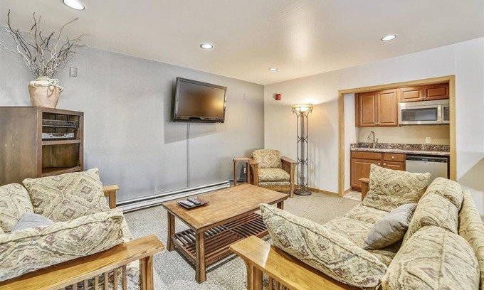 Frisco Condo | Inviting Cedar Lodge 309 Studio with Spa & Family Amenities