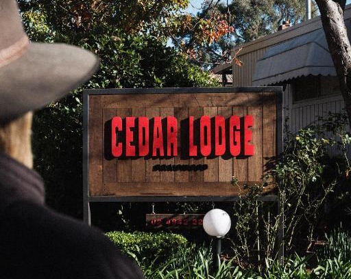 Braidwood Hotel | Family-Friendly Cedar Lodge with High Guest Ratings
