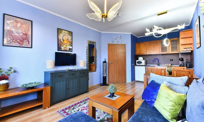Shiligarnika Apartment | Cedar Lodge III One BDRM Flat B2 Across from Gondola Station