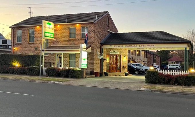 Armidale City Centre Hotel | Inviting Cedar Lodge Motel: Family-Friendly & Accessible Stay