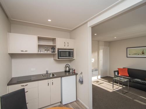 Timaru Hotel | Discover Cedar Lodge Motel: 4-Star Family-Friendly Retreat