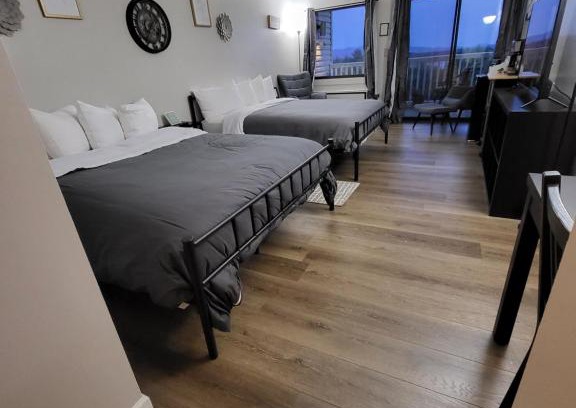 Weirs Beach Apartment | Scenic Cedar Lodge Room with Breathtaking Lake Views