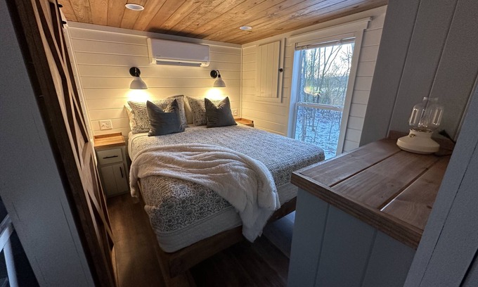 Belden Cottage | Relaxing Cedar Cottage at Moon Lake Farm with Hot Tub