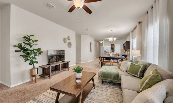 Cedar Park House | Cedar park temporary house 4 b