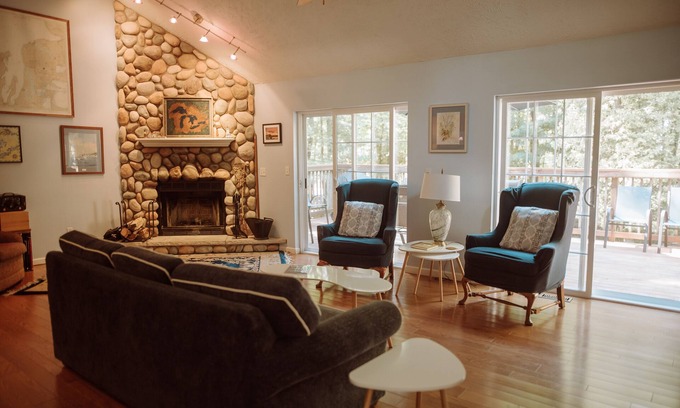 Pentwater Cottage | Unforgettable Cedar Point Cottage - Lake Michigan Getaway