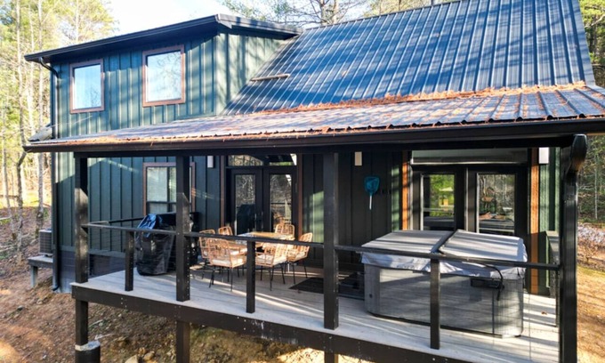 Campton Cabin | Cedar Ridge Red River Gorge HotTub WiFi