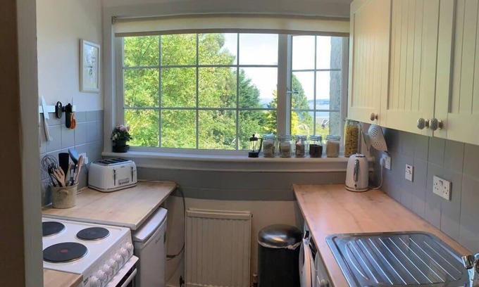 Kilmun Apartment | Pet-Friendly Cedarbank's: The Unique Art House Getaway