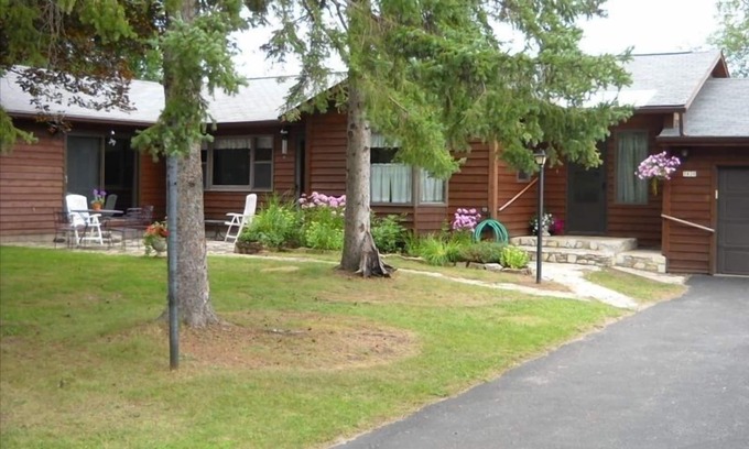 Fish Creek House | Inviting Cedarwood: Stay 3 Nights, Get One Free!