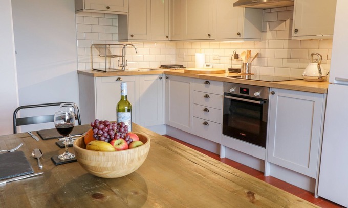 Talsarnau Cottage | Pet-Friendly CEFN GWYN: Oceanfront Cottage in Harlech
