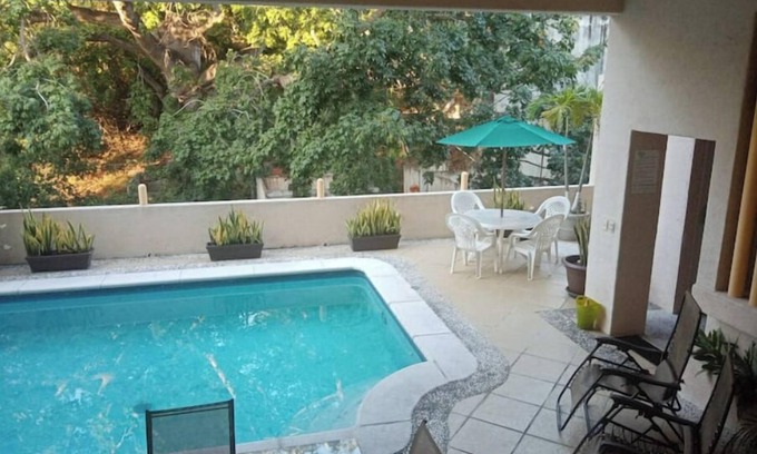 Farallon Apartment | Celebrate the Holidays in Acapulco: Poolside Retreat