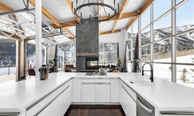 Basalt House | Celebrity Style Mountain Retreat with Lake View Amenities