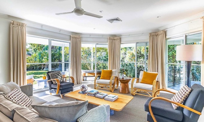 Corlette House | Bright & Pet-Friendly Celeste House with Ocean Views