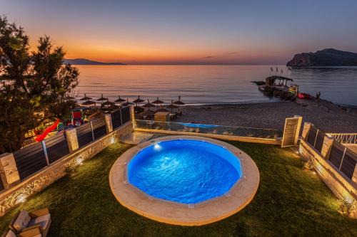 Agia Marina Villa | Oceanfront Celeste Suite with Pool and Breathtaking Views