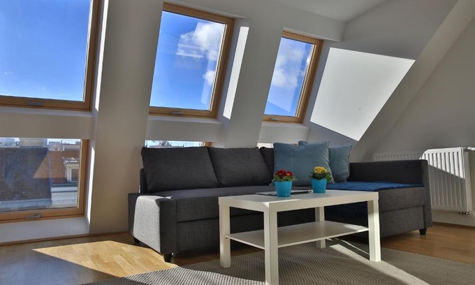Favoriten Apartment | Sunny Penthouse with Terrace & Amazing View - 4 Star Stay