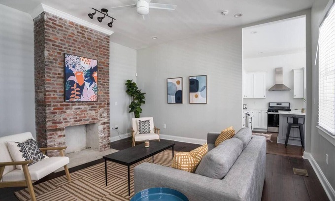 Radcliffeborough Apartment | Celestine Suite: Pet-Friendly Stay Near King Street