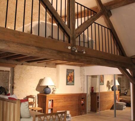 Vezelay Apartment | Family-Friendly Retreat at Cellier de l'abbaye - Tête à Tête