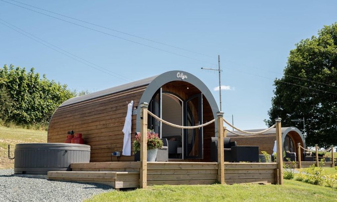 Welshpool House | Unwind at Celyn: 4-Star Hotel with Hot Tub & Perfect Rating