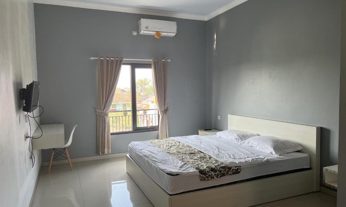 Rendeh House | Discover Cemara Guest House Syariah Kertajati - 4 Star Stay