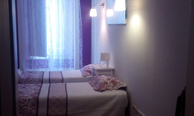 Santos House | Budget-Friendly Stay at Cenario Catita Hostel with Breakfast