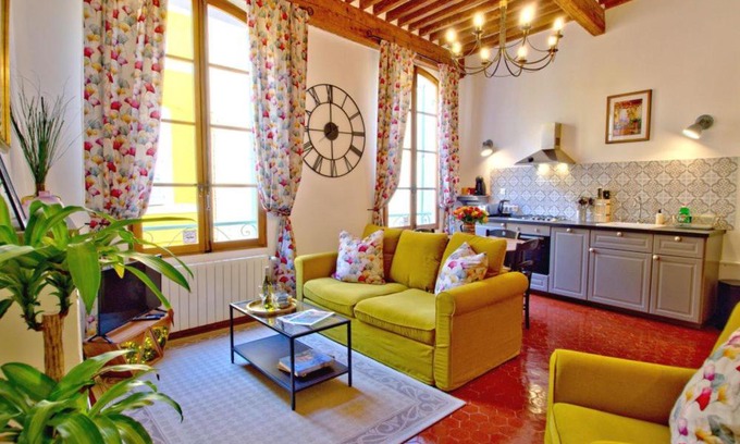 Apt Apartment | Discover Cent Cinq: Unique Apartments with Pool in Apt