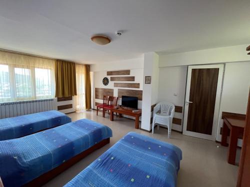 Rila Hotel | Family-Friendly Centaur Hotel with Restaurant & Breakfast