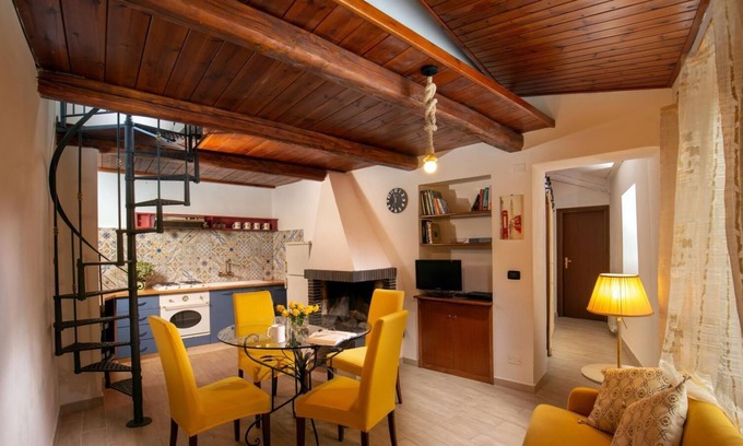 Lake Bracciano Apartment | Center and beach amber holiday home 5 minutes from the beach
