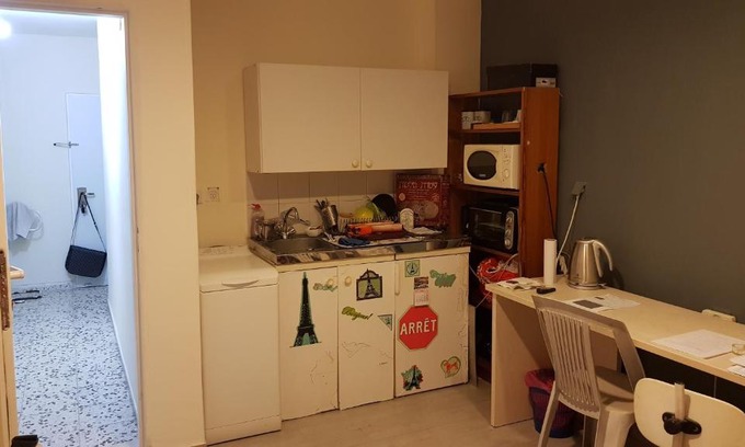 Bene Beraq Apartment | Central Location with Wheelchair Accessibility in City Center