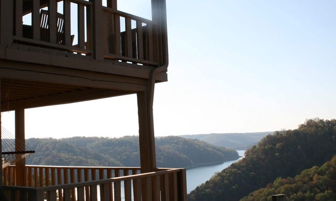 Baxter Cabin | Lakefront Retreat: Spectacular Views & Relaxing Hot Tub