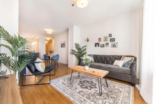Macon Apartment | Ideal Downtown Location: Steps from Top Venues & Family-Friendly
