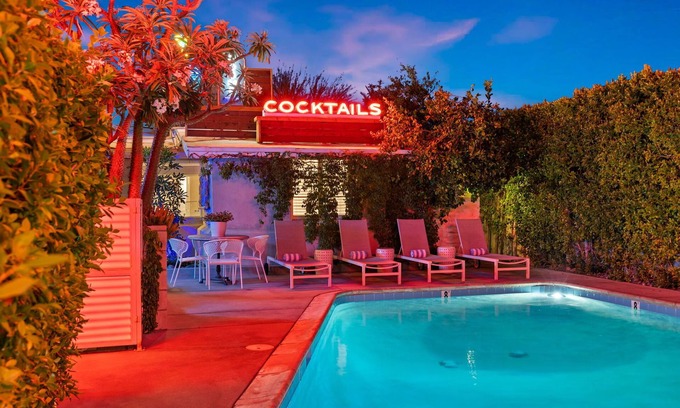 Tahquitz River Estates House | Prime Downtown Palm Springs Hotel with Pool & Spa Amenities