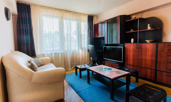 Tirgu Mures Apartment | Top-Rated Center View Hotel with Family-Friendly Amenities