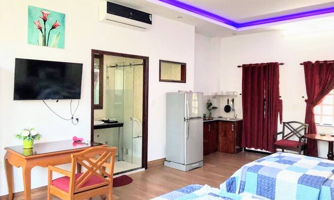 Hai Chau Apartment | Cozy 2-Bed Retreat Near Han River with Free Cafe Access