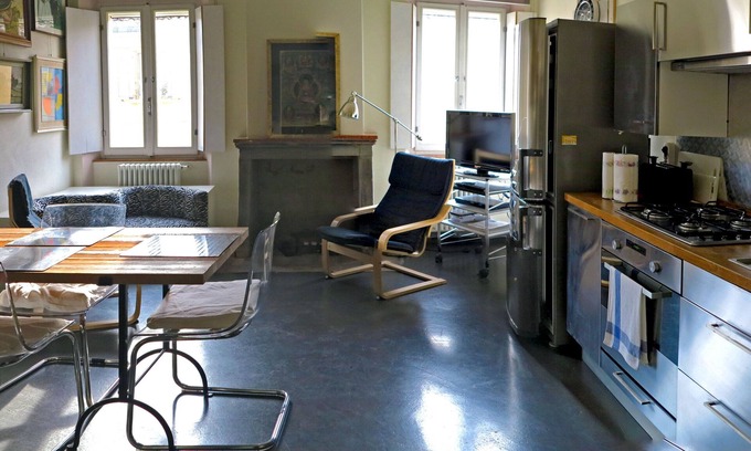Parma City Centre Apartment | Prime Location with Wi-Fi, Pool & Spa - Guest Rated 9.8