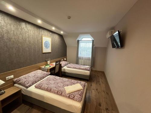 Erd Bed & Breakfast | Discover Centrál Borház: Family-Friendly Dining & Stays
