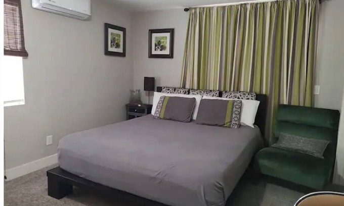 Las Vegas Apartment | Cozy 1 Bedroom Guesthouse with Private Bath for Stays