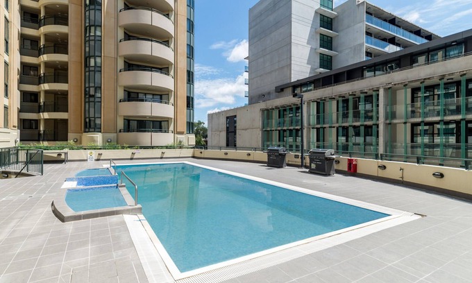Canberra City Centre Apartment | Modern 2-Bed Apartment with Pool, Gym & Spa Amenities