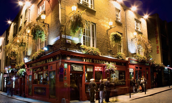 Temple Bar Apartment | Central 2-Bed Apartment Steps from Temple Bar – Walk to Pubs & Restaurants!