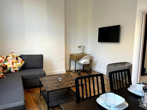 Leicester City Centre Apartment | Central 2-Bed Apartment - Perfect for Family Getaways