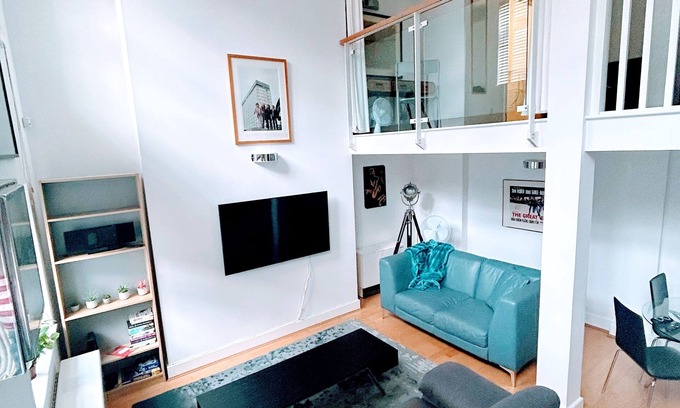 Holborn and Covent Garden Apartment | Central 2-Bed, 2-Bath Retreat Steps from Covent Garden