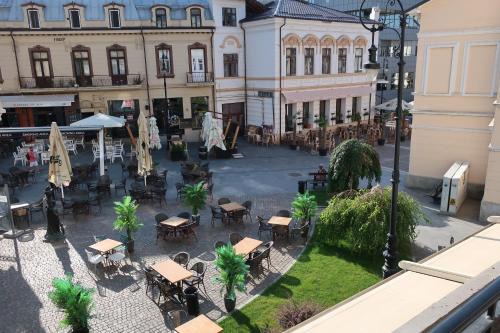 Craiova Apartment | Central 2: Guest Rated 10/10 with Pet and Child Friendly Amenities