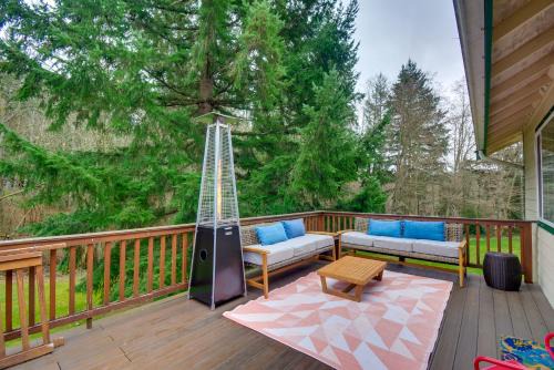 Rollingbay House | Inviting Central Cottage with Deck, Steps from the Bay!