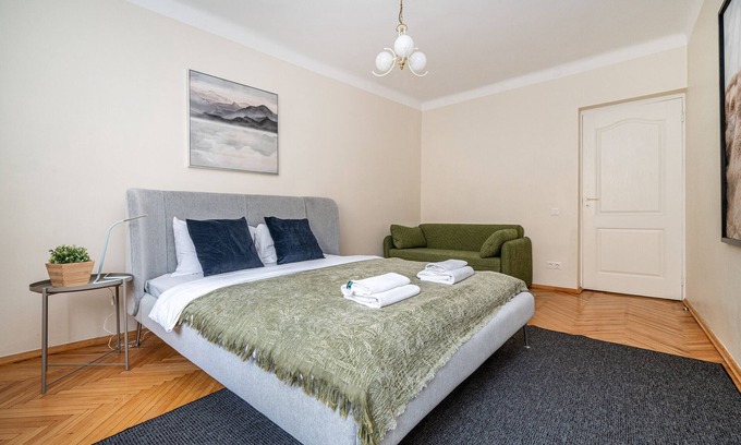 Old Town Apartment | Central and Comfy 2 Bedroom Apartment