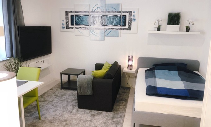 Dobel Apartment | Cozy Central Apartment with Kitchen and Breakfast Included