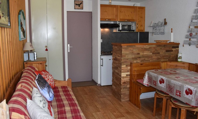 Pralognan-la-Vanoise Apartment | Cozy Apartment in Pralognan-la-Vanoise for 4 Guests