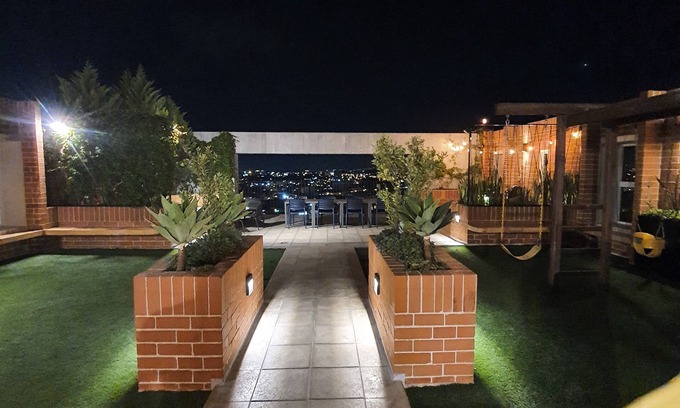 Zona 4 Apartment | Central Apartment + Parking + Airport Transfer + 2 Beths